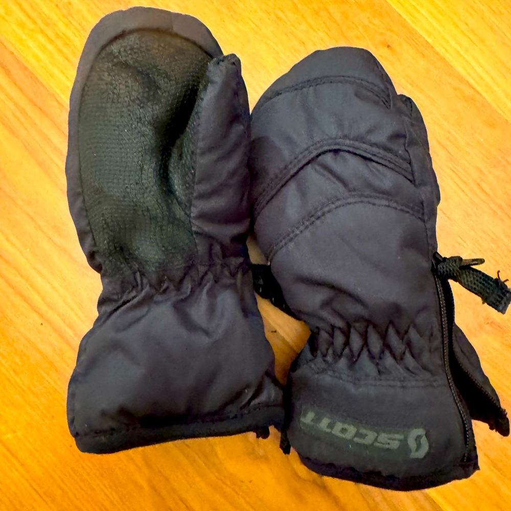 SCOTT TODDLER SNOW MITTS SIZE T/2Y BLACK USED ONCE